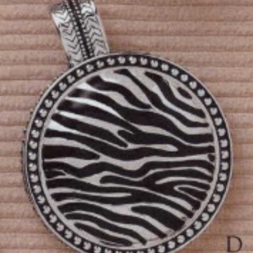 Premier Designs Zebra Enhancer
